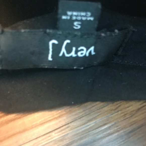 Button down collared shirt with zippers - Picture 6 of 7